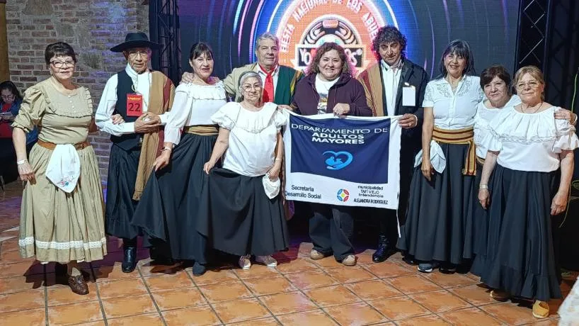 Adultos mayores de Tafí Viejo brillaron en el Abuelazo 2026