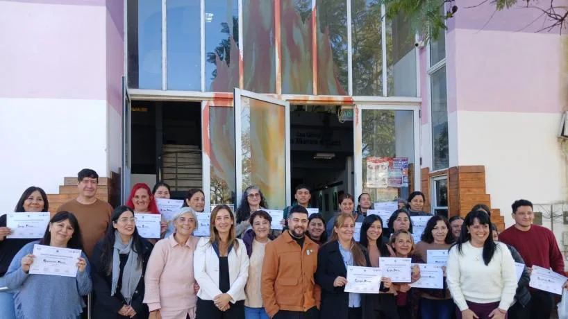 Emprendedoras locales recibieron certificados tras capacitación financiera