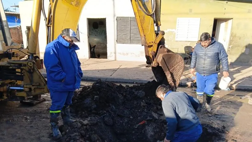 Reparaciones de agua potable en Los Pocitos mejoran el servicio
