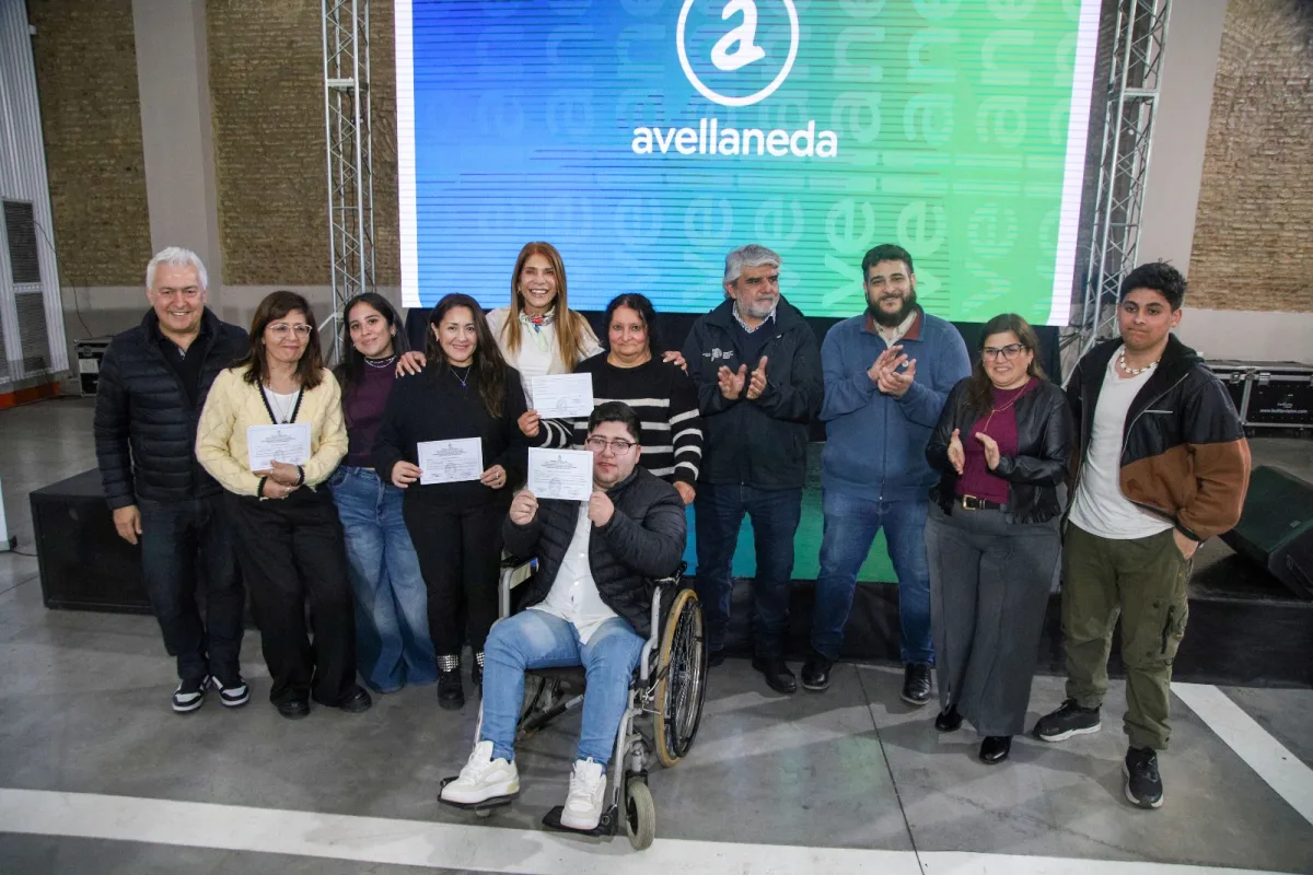 Entregaron Certificados de Formación Laboral a 115 vecinos en Avellaneda