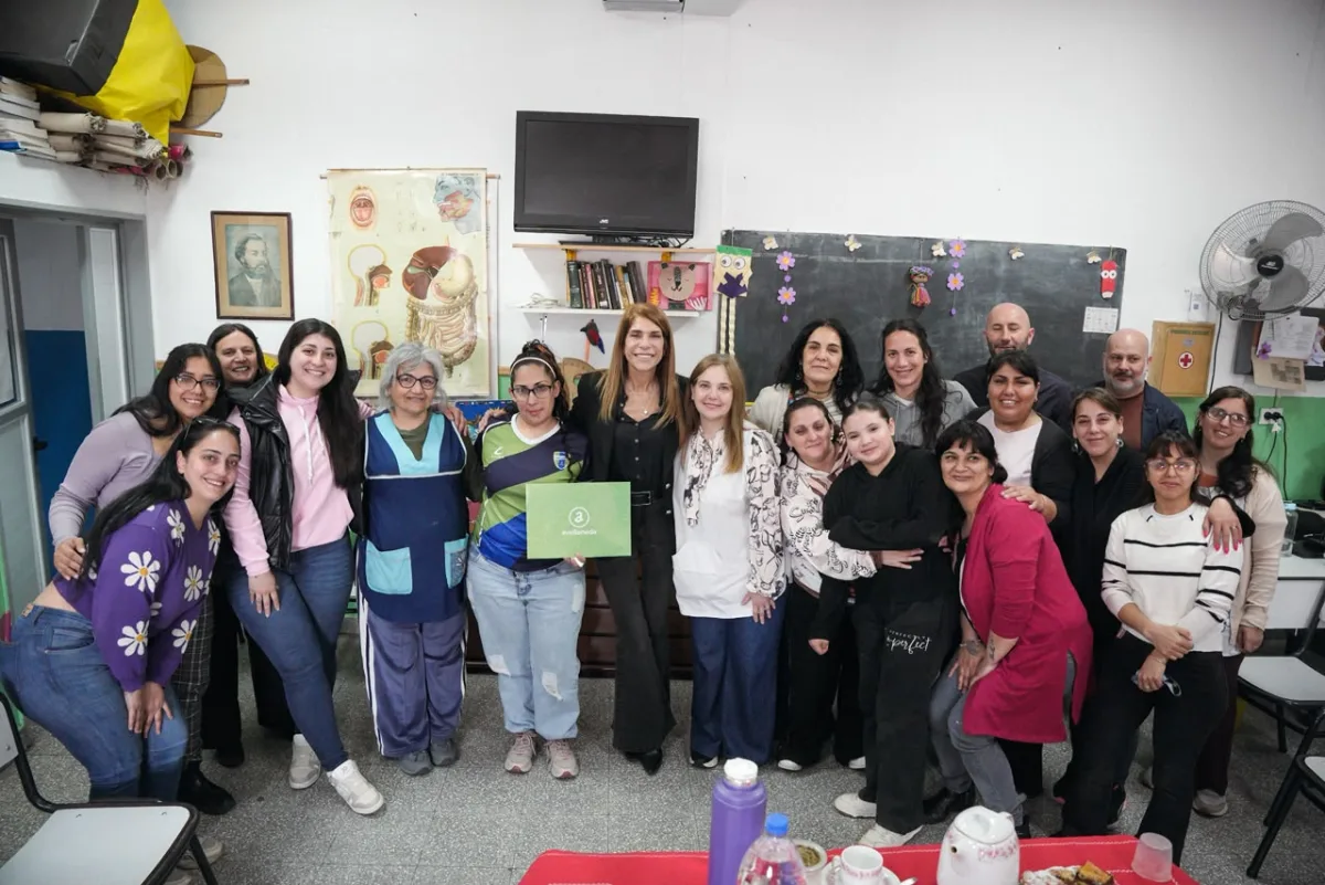 Escuelas de Avellaneda recibieron subsidios para mejoras edilicias