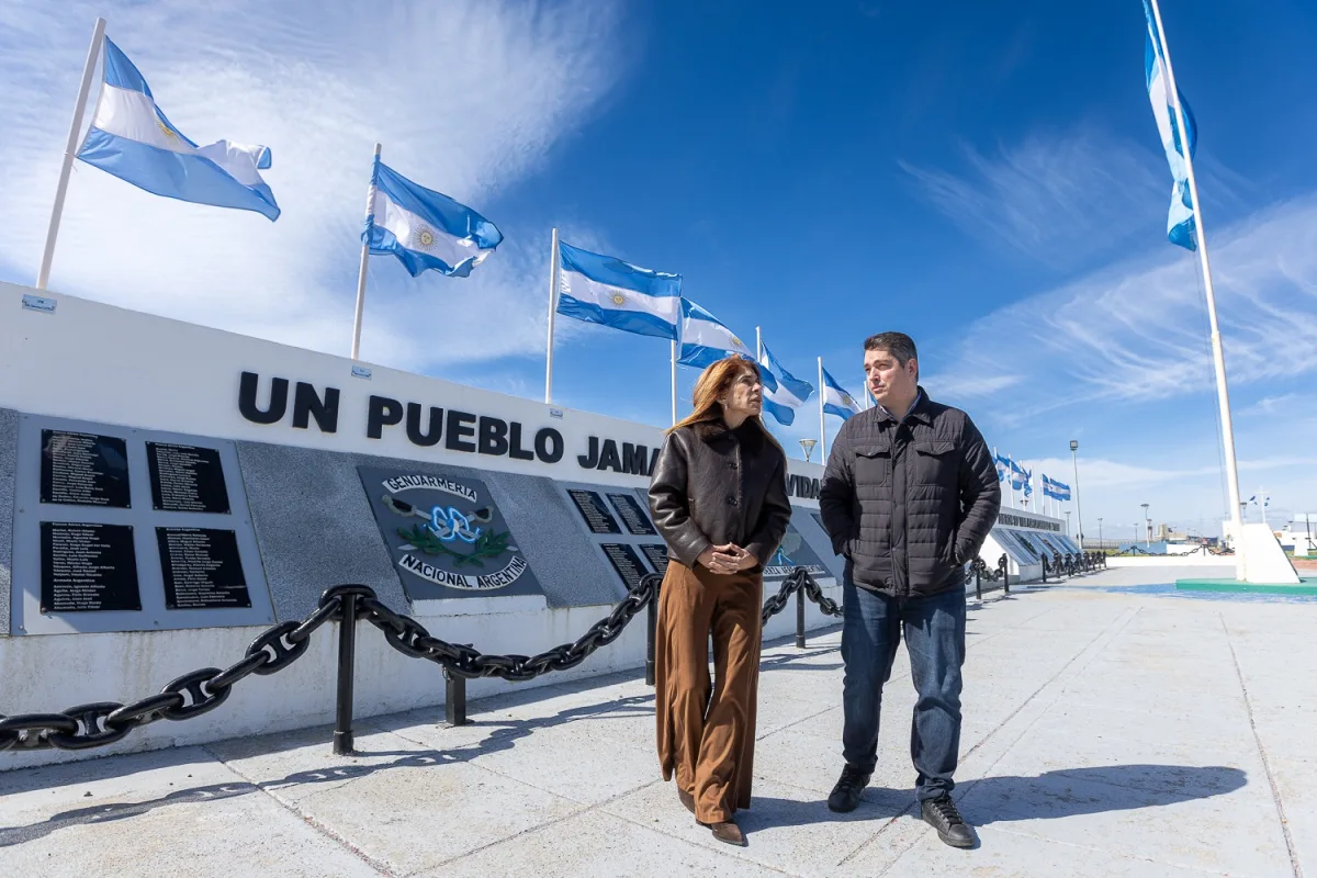 Magdalena Sierra visitó centros de cuidado y obras en Río Grande