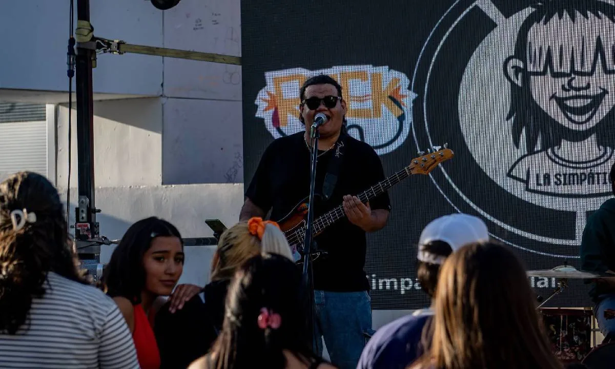 Celebración del Día del Estudiante en Pocito con música y juegos