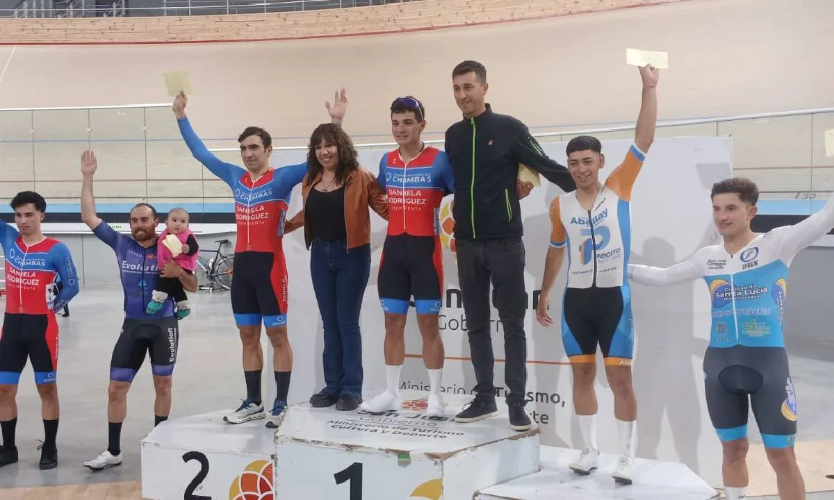 Ciclismo en Pocito: homenaje a Rolando Tivani con destacada actuación