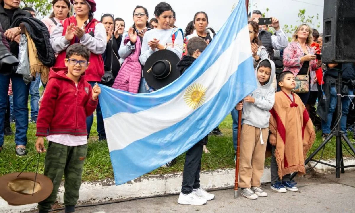 Desfile por el Día de la Bandera en Carpintería este sábado