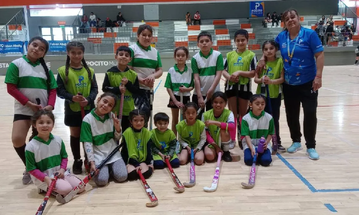 Encuentro de escuelitas de hockey en el Estadio García