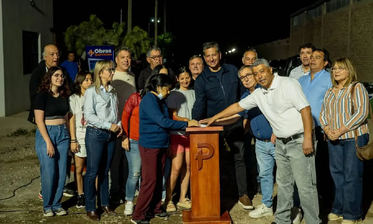 Mejoras en iluminación y espacios verdes en Pocito