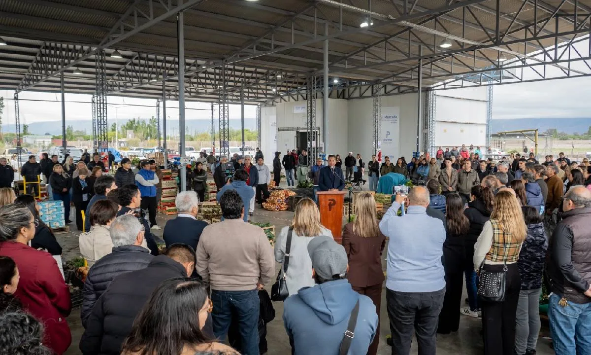 Pocito lanzó la Feria Frutihortícola para productores locales