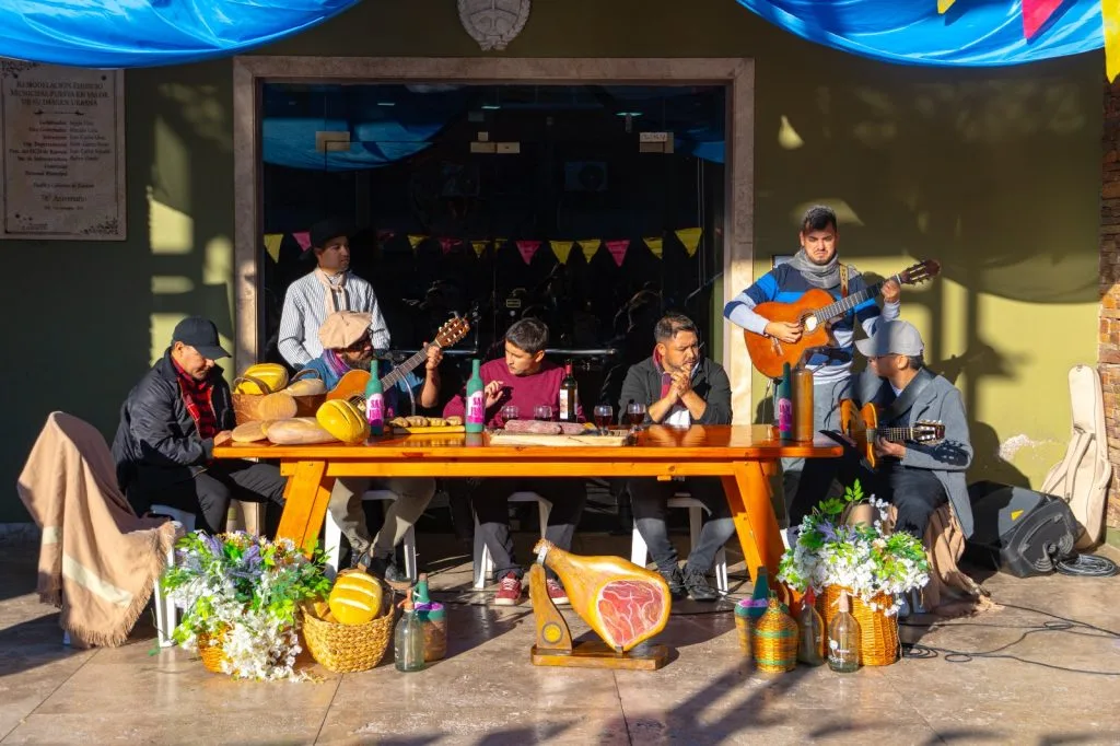 Fiestas populares en Rawson: Fiesta del Pan y la Semita y Carneo Español