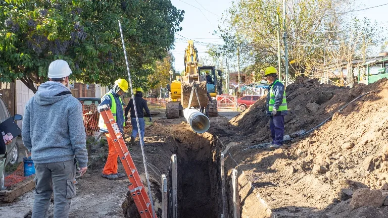 Avanza la obra de red cloacal en Hudson para más de 20 mil vecinos