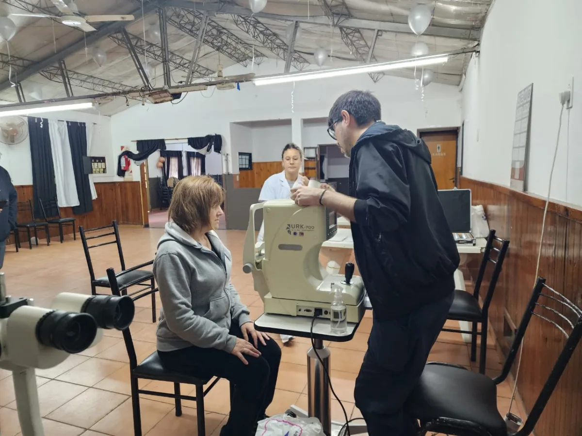 Berazategui ofreció controles oftalmológicos gratuitos en Luz y Fuerza