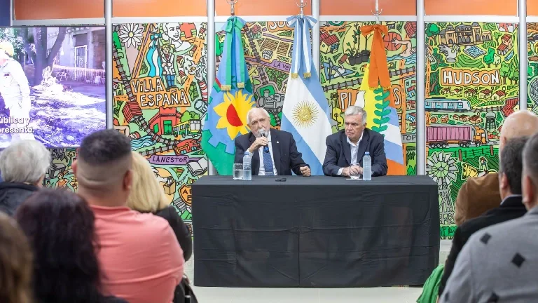 Berazategui reconoció a Ricardo Gil Lavedra por su aporte a la democracia