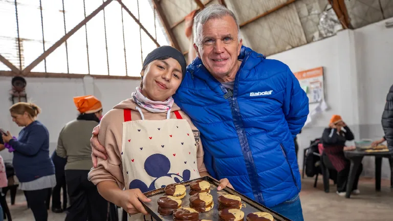 Capacitación gratuita en alfajores para vecinas de Berazategui