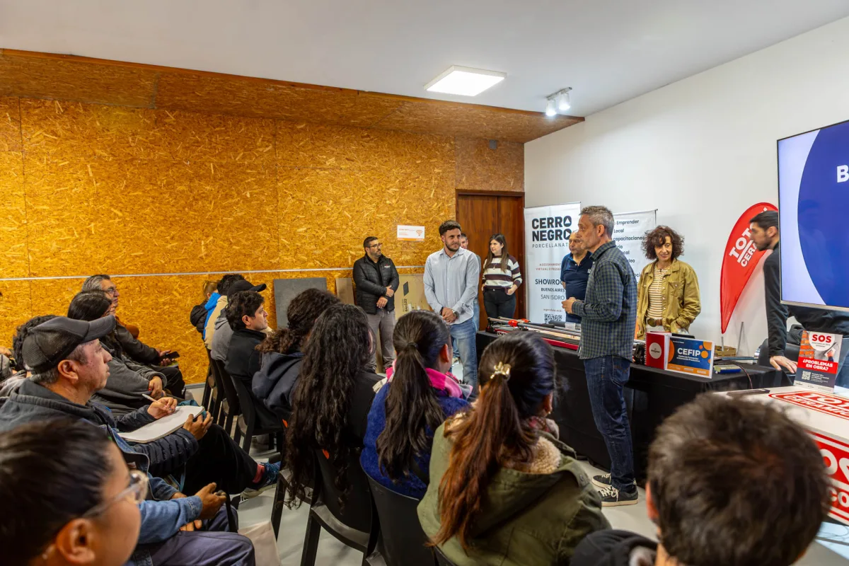 Capacitación gratuita en cerámicas benefició a 85 vecinos en Berazategui