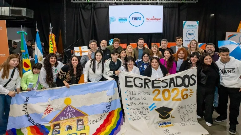 Casi 300 egresados de Berazategui celebraron su finalización secundaria