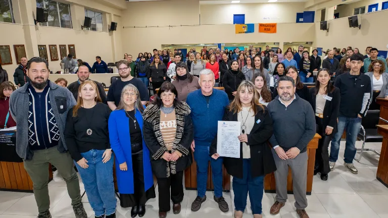 Cerca de 50 estudiantes debatieron en el Parlamento Bonaerense en Berazategui