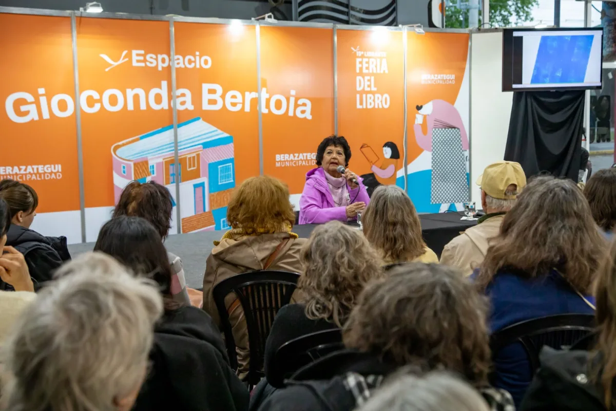 Dora Barrancos dialogó sobre Justicia Social en la Feria del Libro