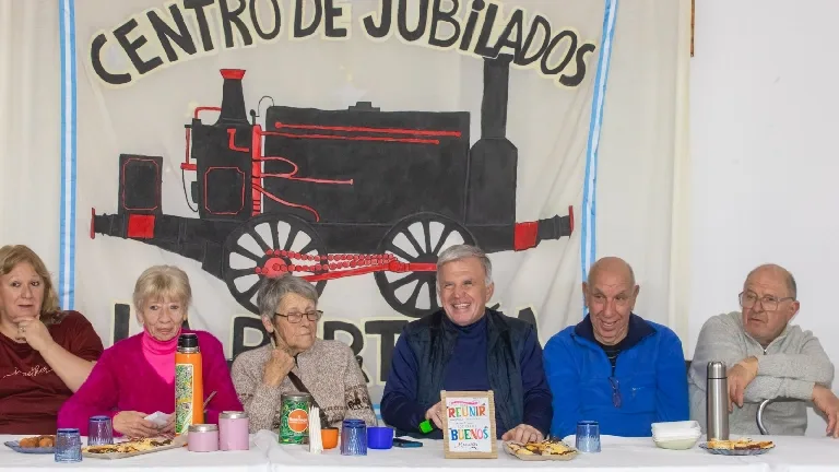 El Centro de Jubilados La Porteña recibió un subsidio municipal
