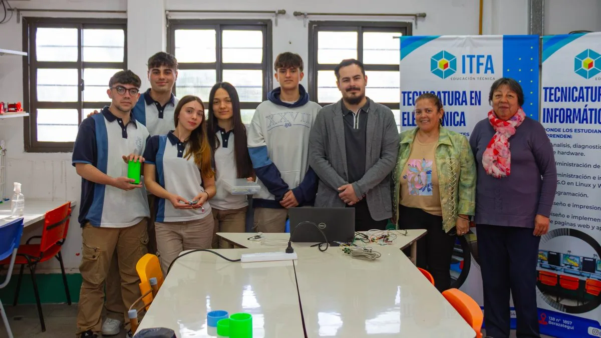 Estudiantes de Berazategui compiten en concurso de tecnología espacial