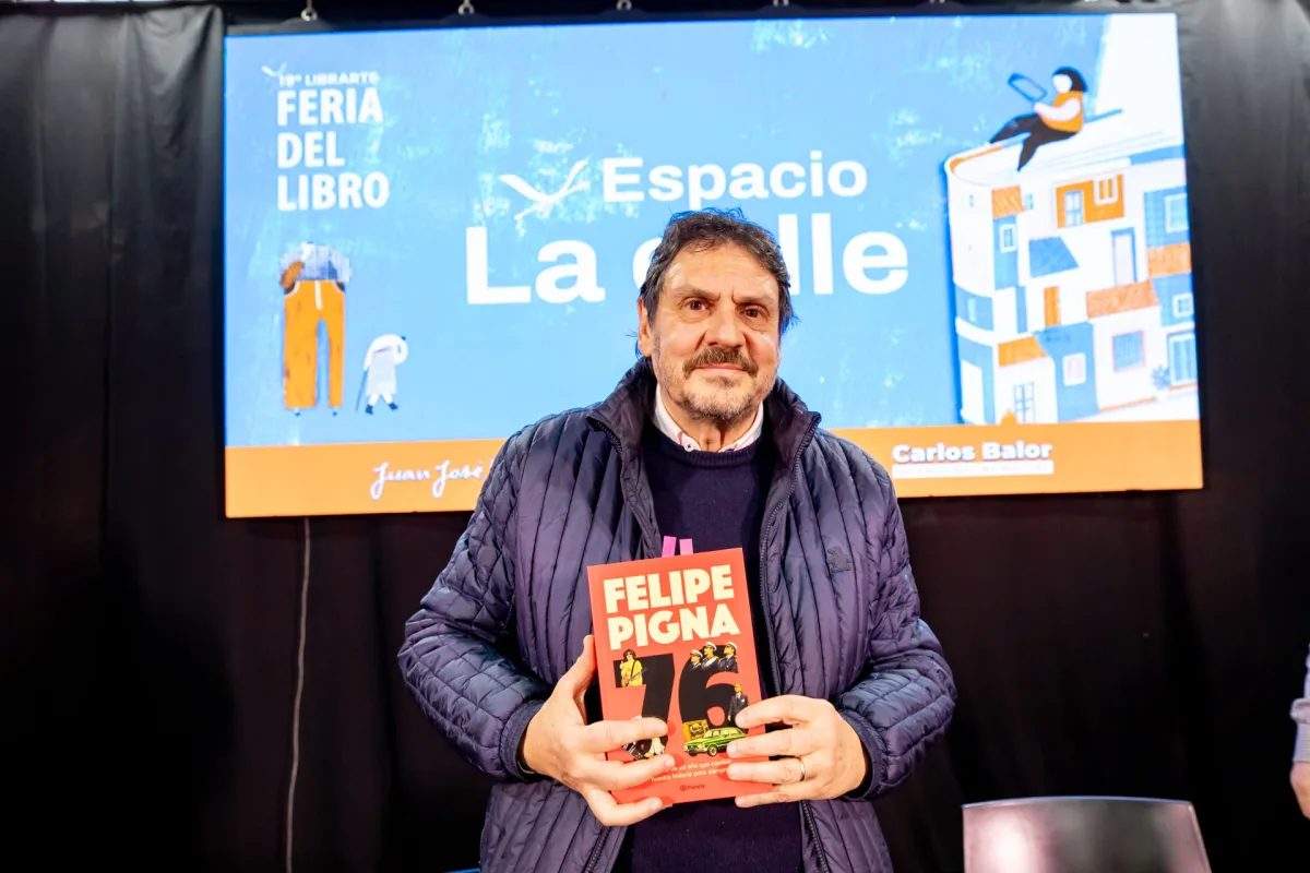 Felipe Pigna presentó su libro '76' en la Feria del Libro de Berazategui