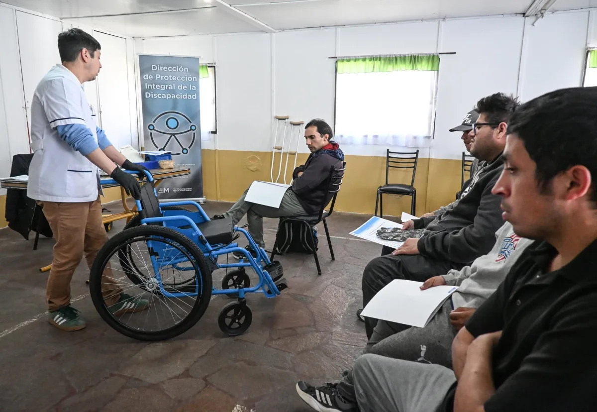 Taller gratuito de reparación de sillas de ruedas en Puerto Madryn