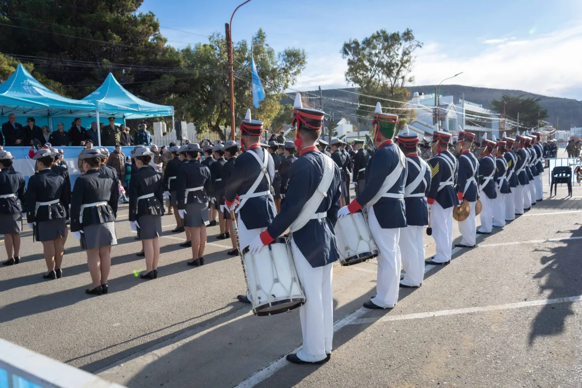 Rada Tilly celebró el Día de la Bandera con desfile y promesas
