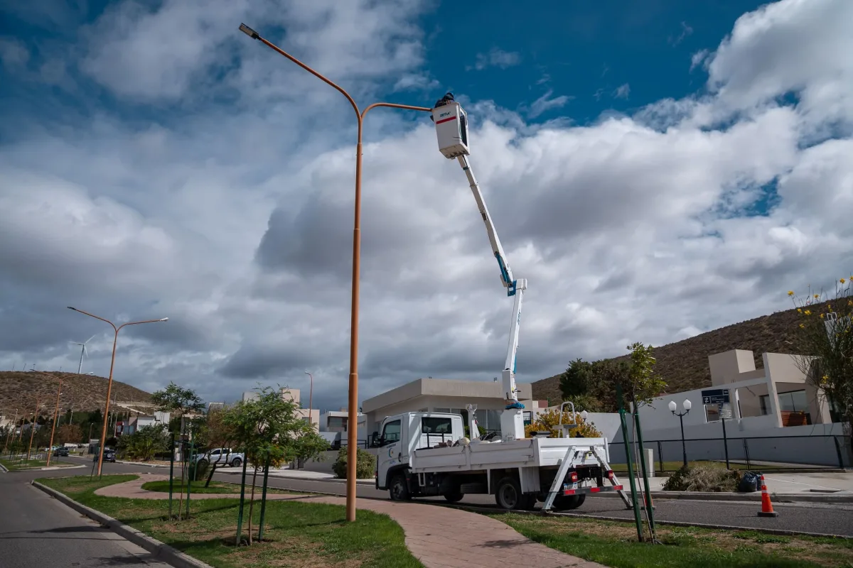Rada Tilly mejoró el alumbrado público con 500 nuevas luminarias