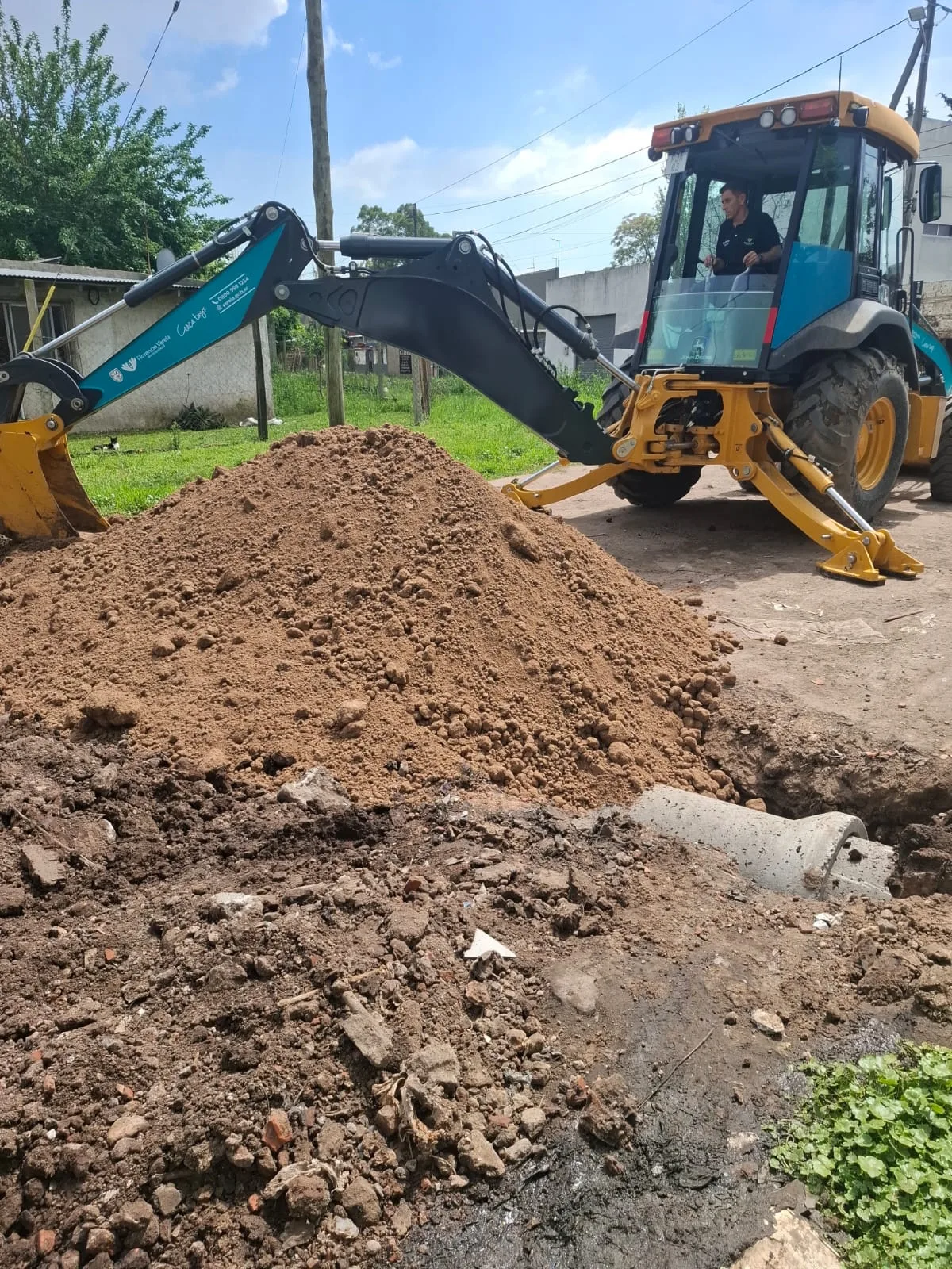 Avances en el saneamiento hidráulico en varios barrios