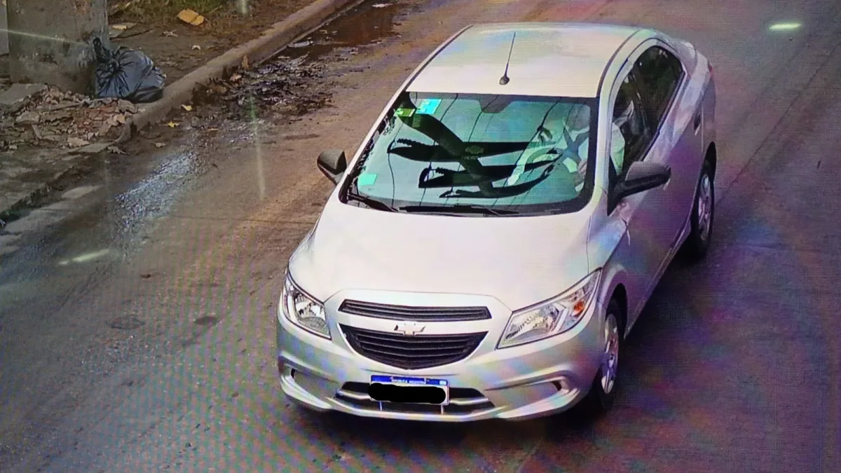 Coches robados: Policía interceptó vehículo gracias al monitoreo