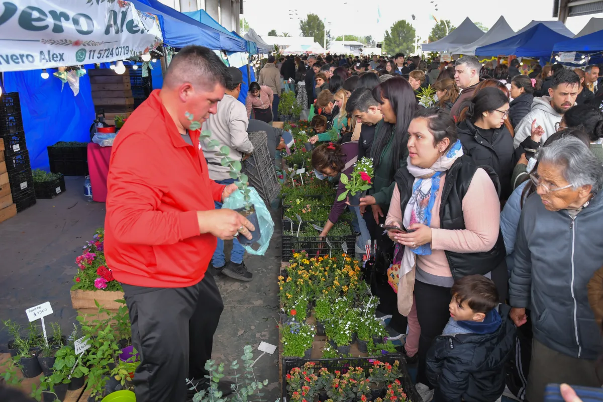 Culminó la Fiesta de la Flor con gran participación en Florencio Varela