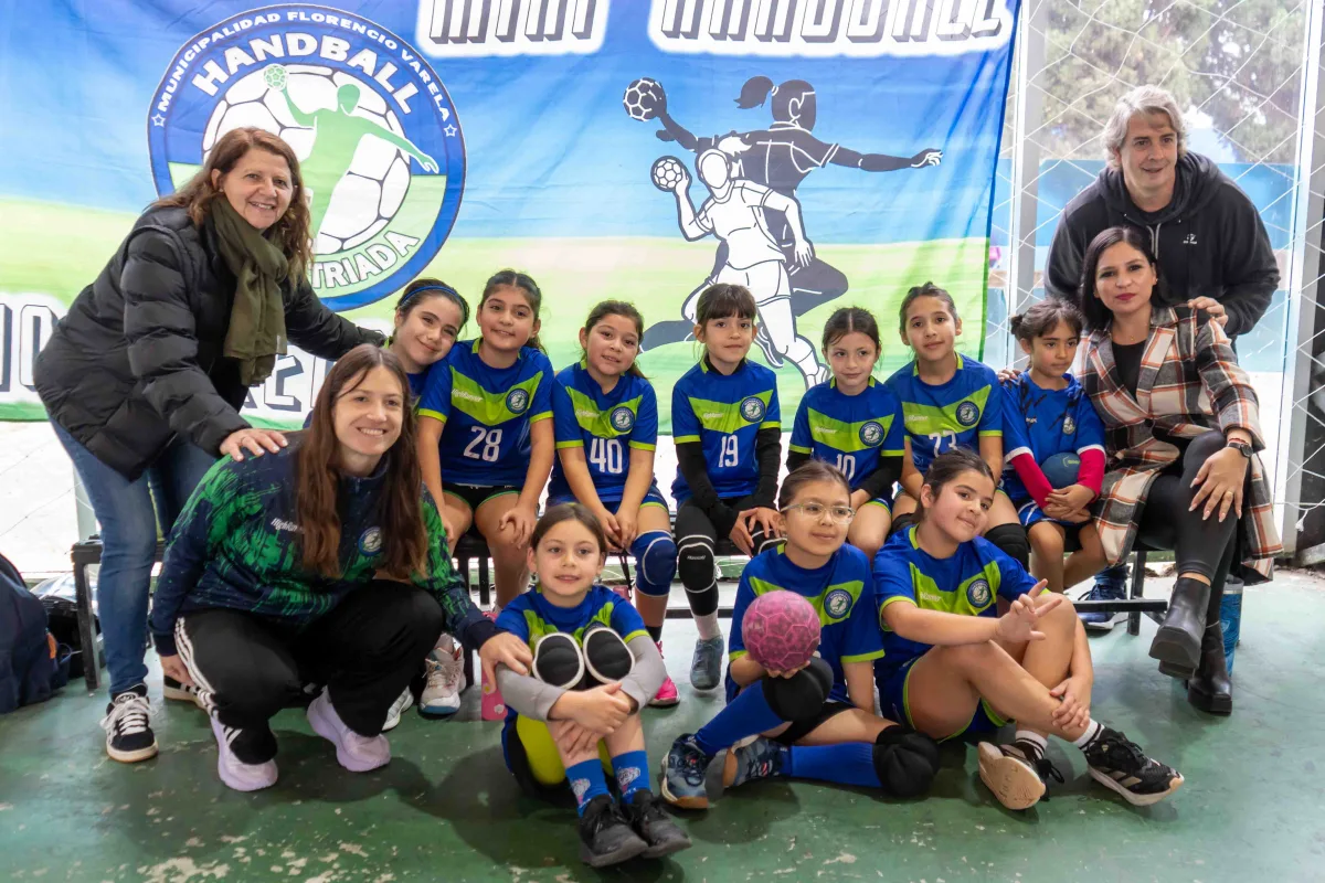 El polideportivo municipal vibró con el torneo de mini handball