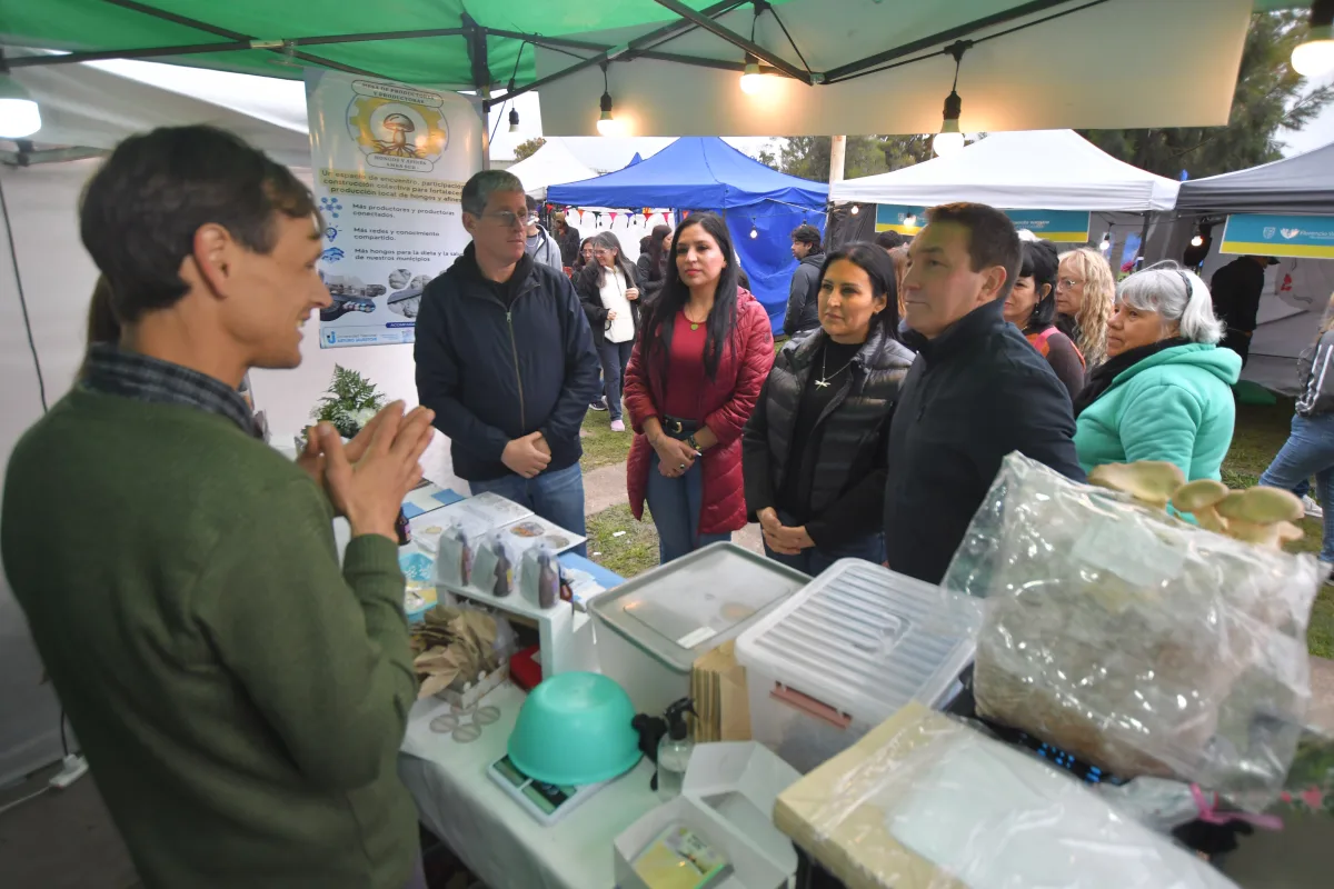 La Fiesta de la Flor atrajo a vecinos en Villa Angélica