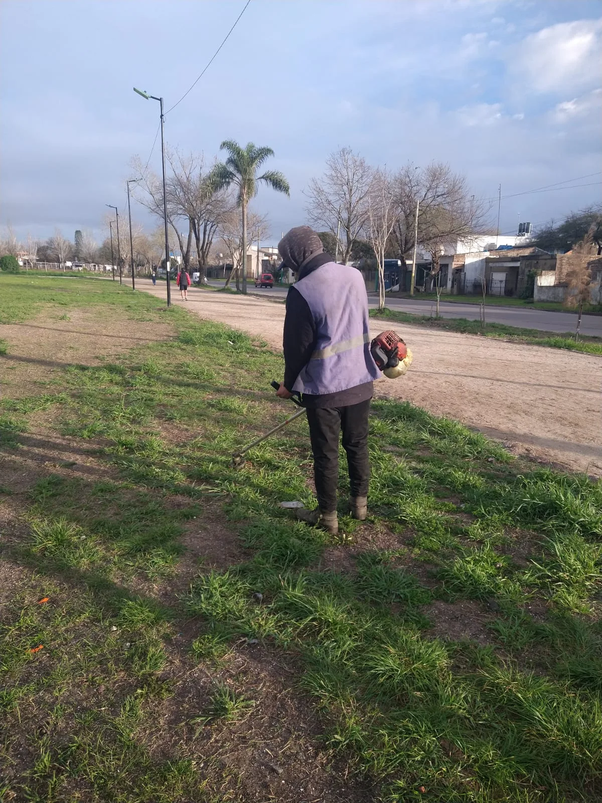 Mejoras en calles y servicios en Varela
