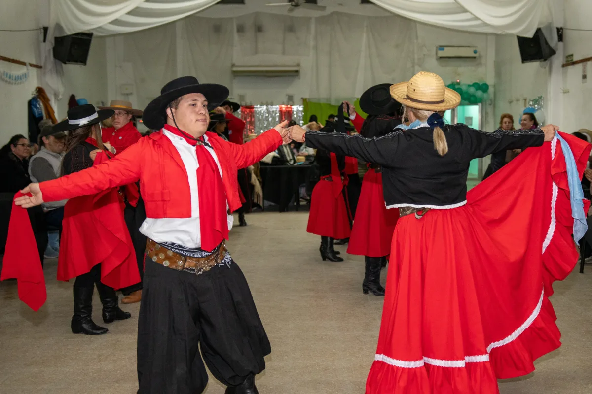 Noche de ritmos tradicionales en el Centro de Jubilados