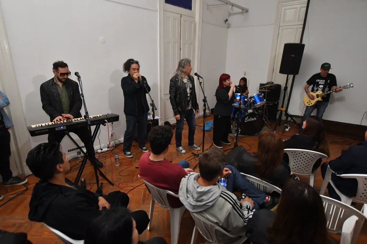 Presentaron un ciclo audiovisual sobre el rock en Florencio Varela