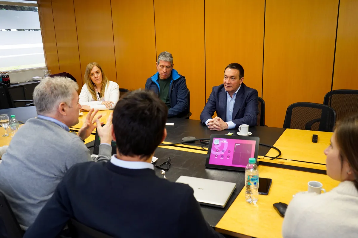 Reunión de Andrés Watson con empresarios de Vestacy en Florencio Varela