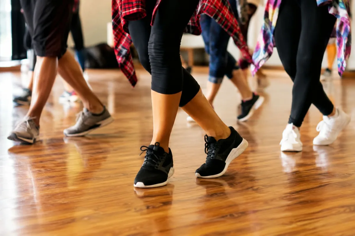 Taller de ritmos y coreografías para jóvenes y adultos en Villa Aurora