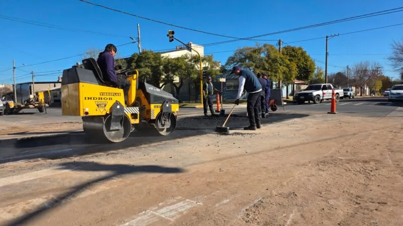 Mejoras en seguridad vial en Santa Rosa: señalización y bacheo