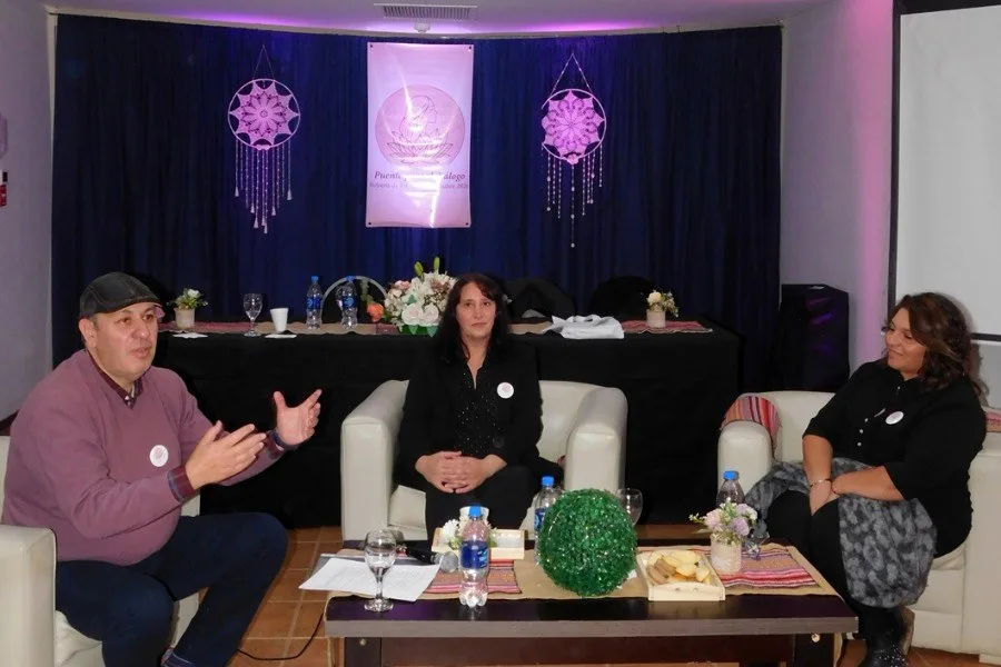 Emprendedores locales compartieron experiencias en Puente para el Diálogo