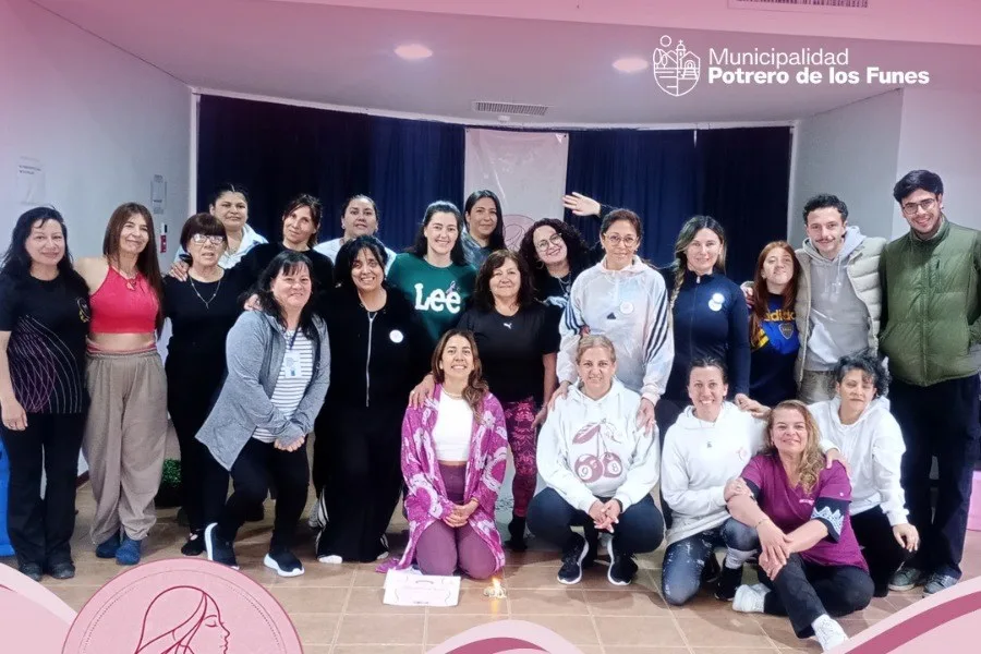 Encuentro recreativo con baile y yoga atrajo a muchos participantes