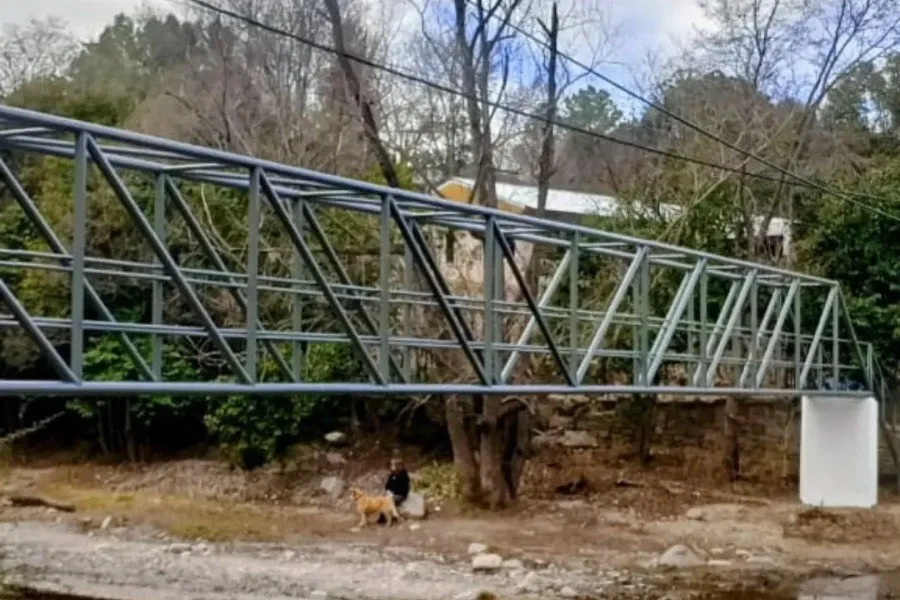 Mejoras en puentes peatonales para mayor seguridad en Potrero
