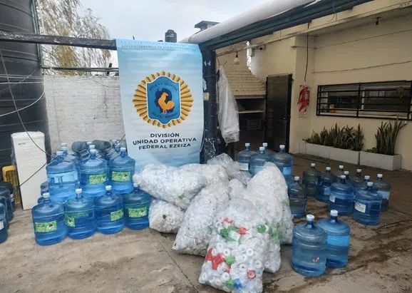 Allanamientos en Canning por envasado ilegal de agua