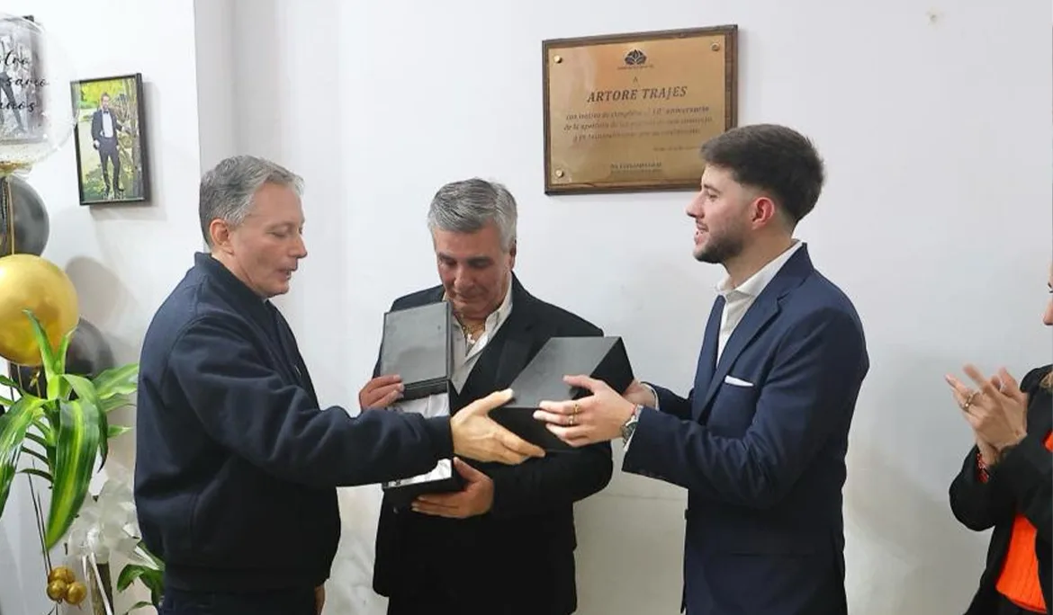 Artore Trajes celebró 10 años de servicio en Esteban Echeverría