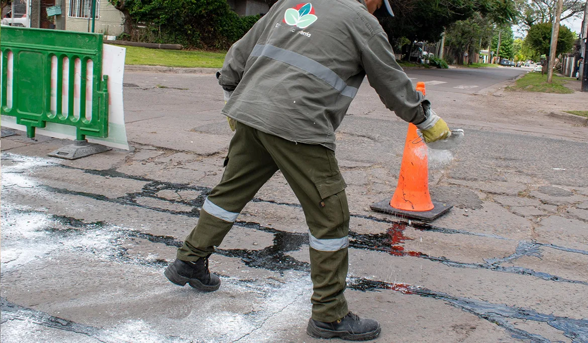 Avances en el mantenimiento vial en Luis Guillón