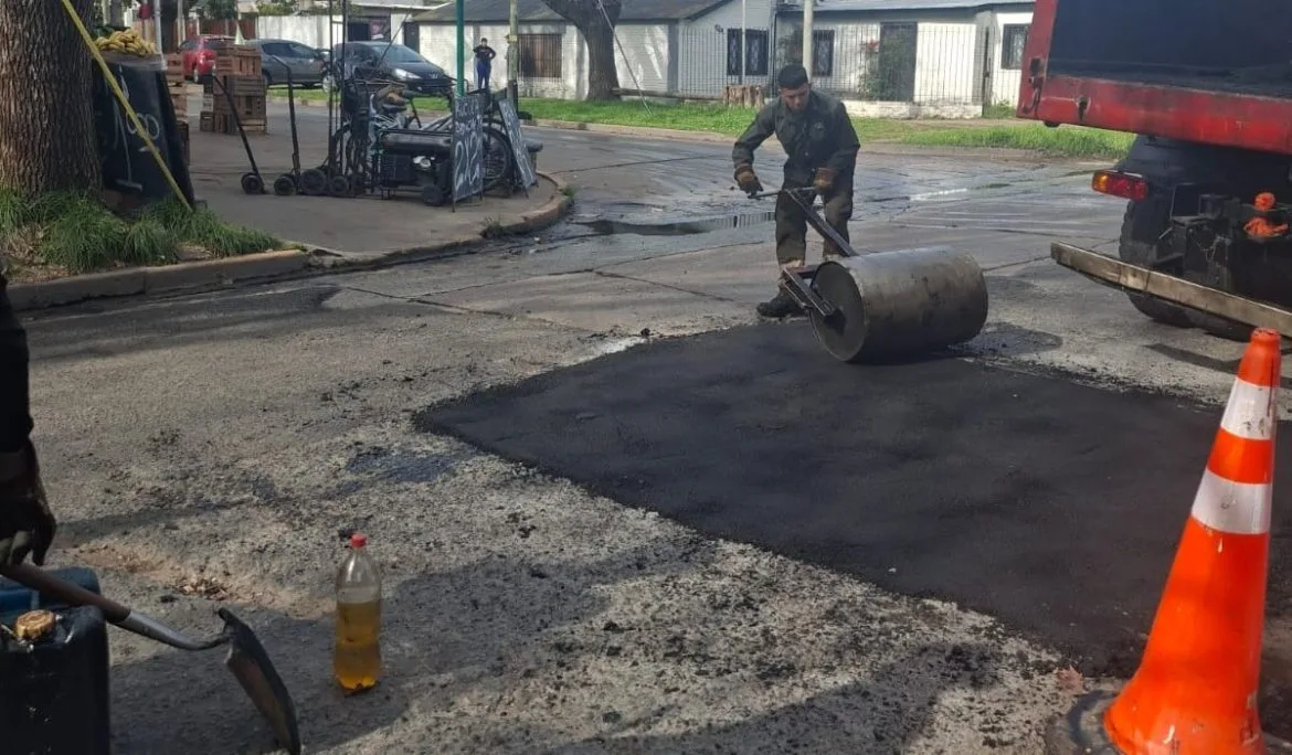 Avanzan las obras de bacheo en Monte Grande