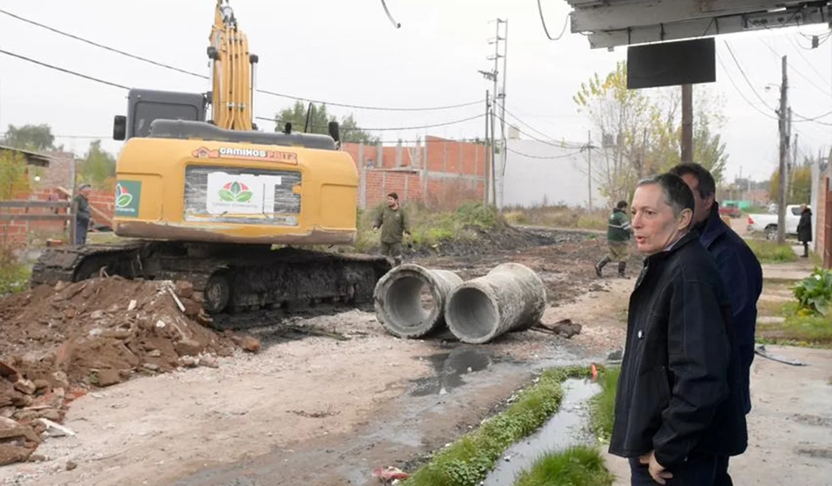Avanzan trabajos de limpieza en el canal Fiambalá de 9 de Abril