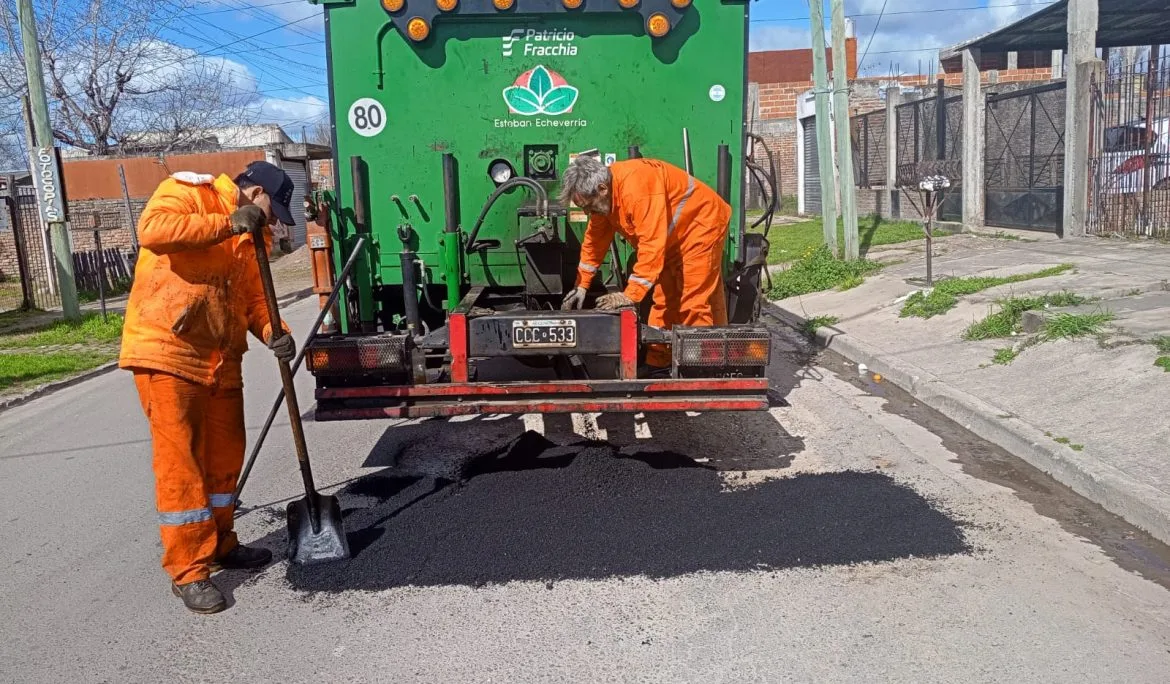Bacheo en El Jagüel mejora calles para los vecinos