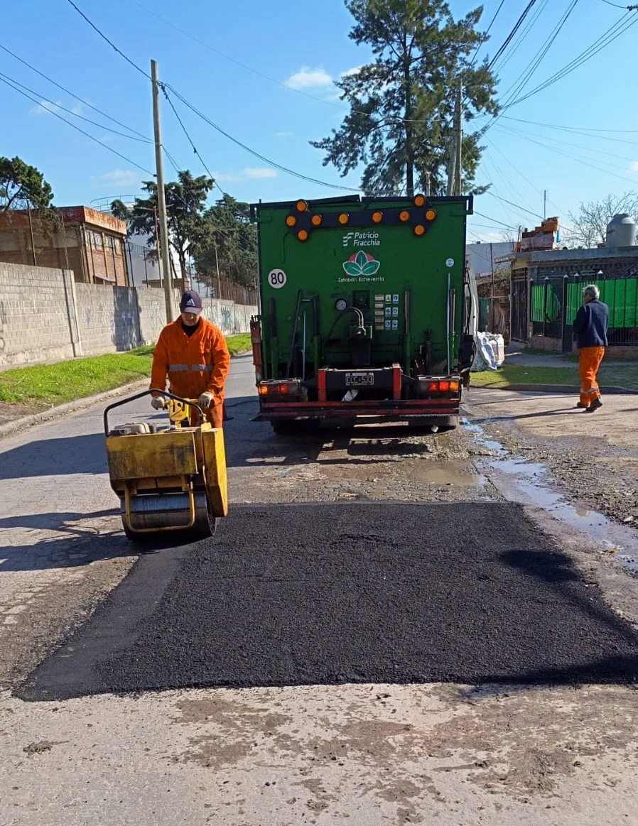 Bacheo en El Jagüel: mejoran calles para la circulación