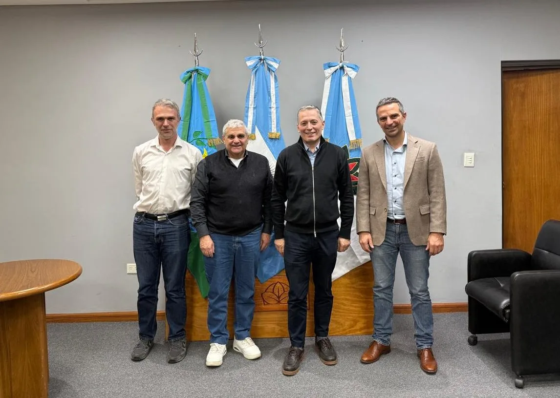 Esteban Echeverría busca atraer inversiones de Maxiconsumo