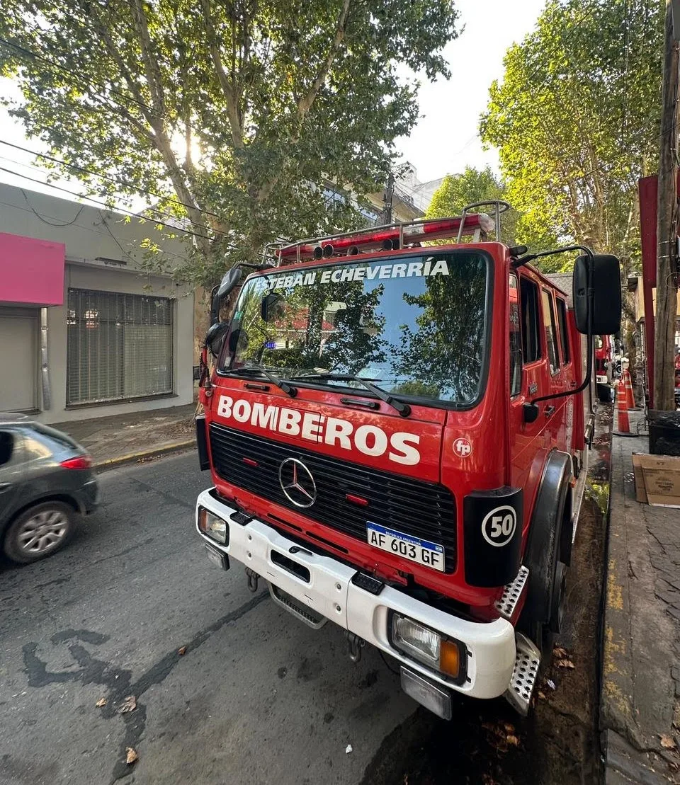 Esteban Echeverría destinó más de 3 millones a bomberos en mayo